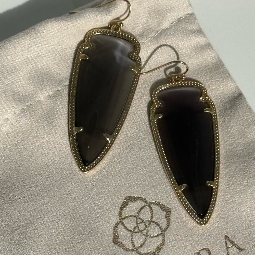Kendra Scott Grey and Gold Arrowhead Drop Earrings